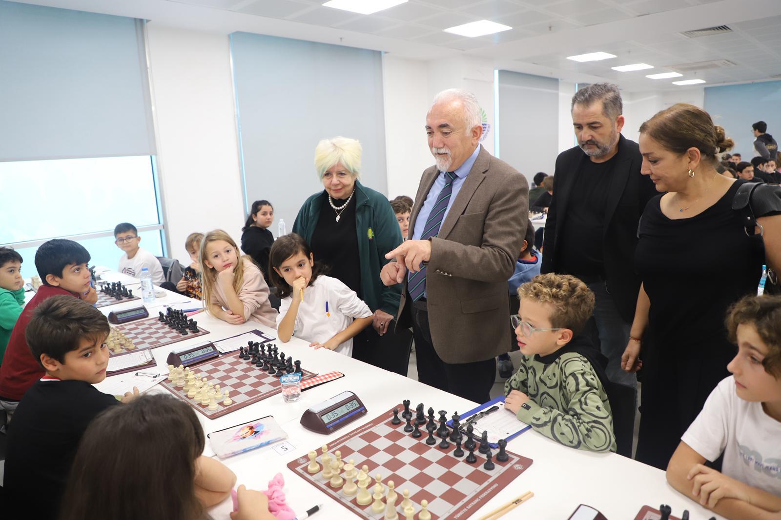 ATATÜRK’Ü ANMA </br>BOĞAZİÇİ SATRANÇ TURNUVASI </br>YOĞUN KATILIMLA GERÇEKLEŞTİ