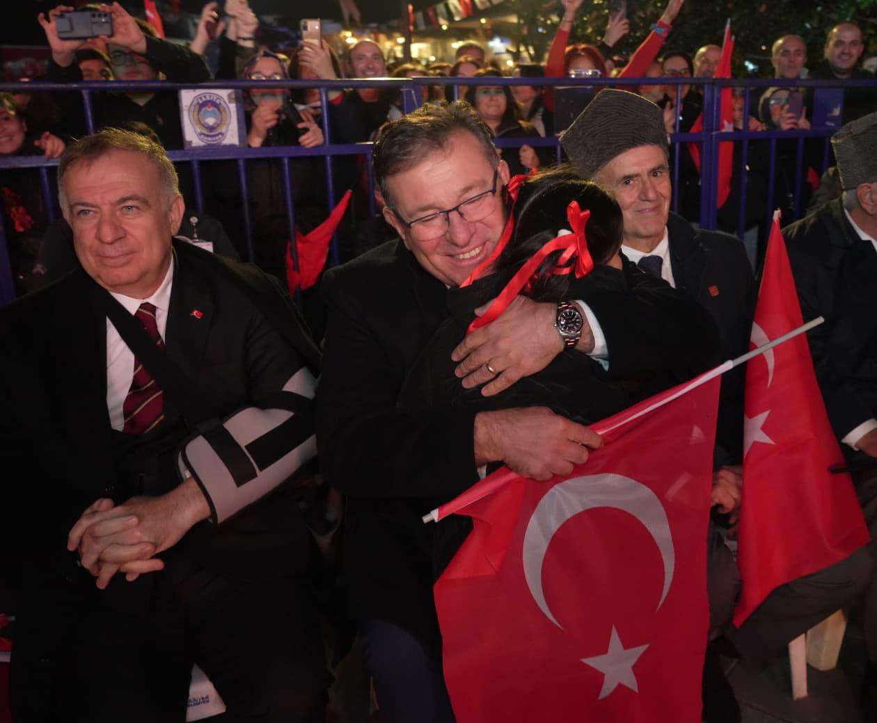 CUMHURİYET BAYRAMI </br>SARIYER’DE COŞKUYLA KUTLANDI!!!