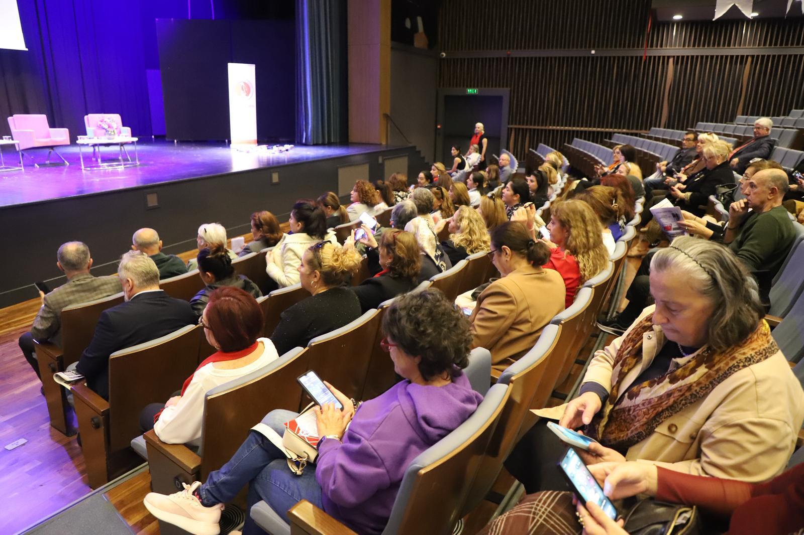 KADINLARA ŞİDDET </br>İNSAN HAKLARI SORUNUDUR