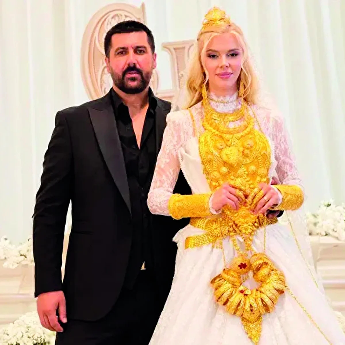 OLAY!!! OLAY!!! OLAY!!! </br>'VANLI KARA HAYDAR’IN' </br>934 MİLYON  DEĞERİNDEKİ DÖVİZİ </br>SARIYER MASLAK’TA  ELE GEÇİRİLDİ!!!
