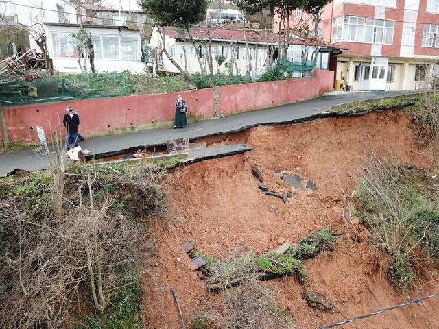 Şükrü Bey Paşa Keyfi Yaparken </br>Halk Sefalet İçinde Kıvranıyor!