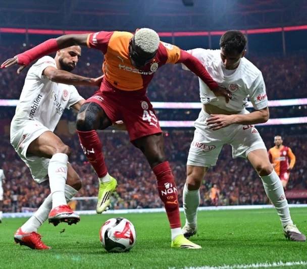 Süper Lig'de </br>2025-2026 sezonunun şampiyonu </br>Galatasaray oldu