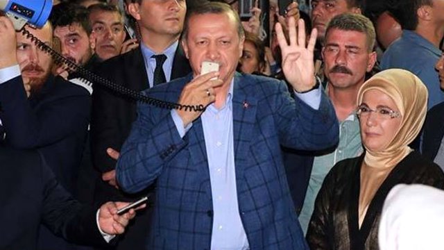 Erdoğan Sarıyer'de Şehit Ailelerini Ziyaret Etti