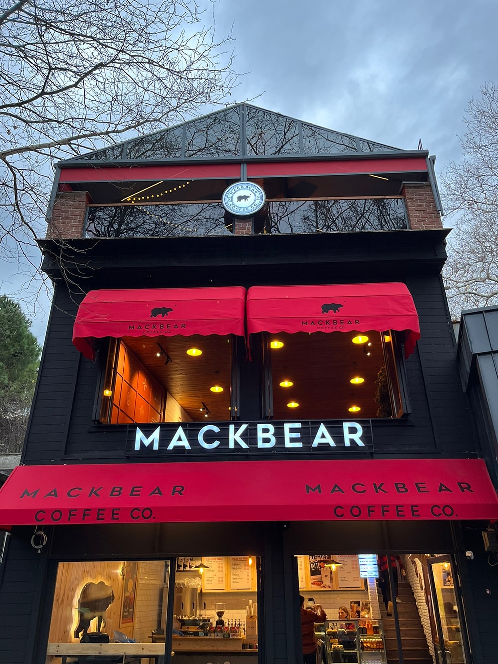 MACKBEAR COFFEE’DEN </br>EMİRGAN’DA GÖRKEMLİ AÇILIŞ!