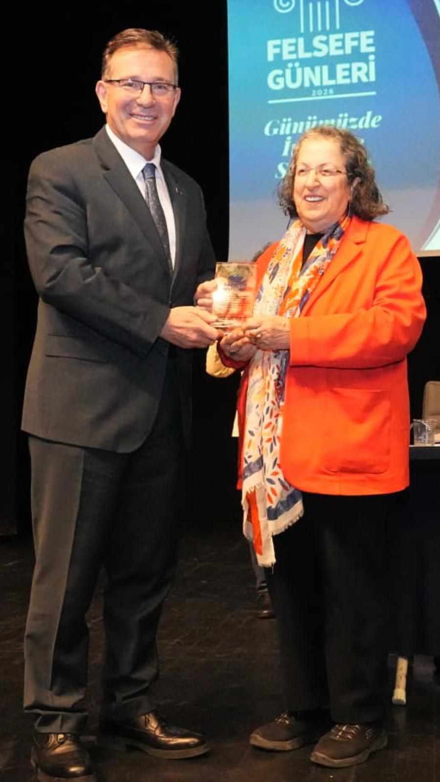 SARIYER’DE </br>'DEĞER SORUNLARI VE İNSAN' </br>PANELİ GERÇEKLEŞTİ