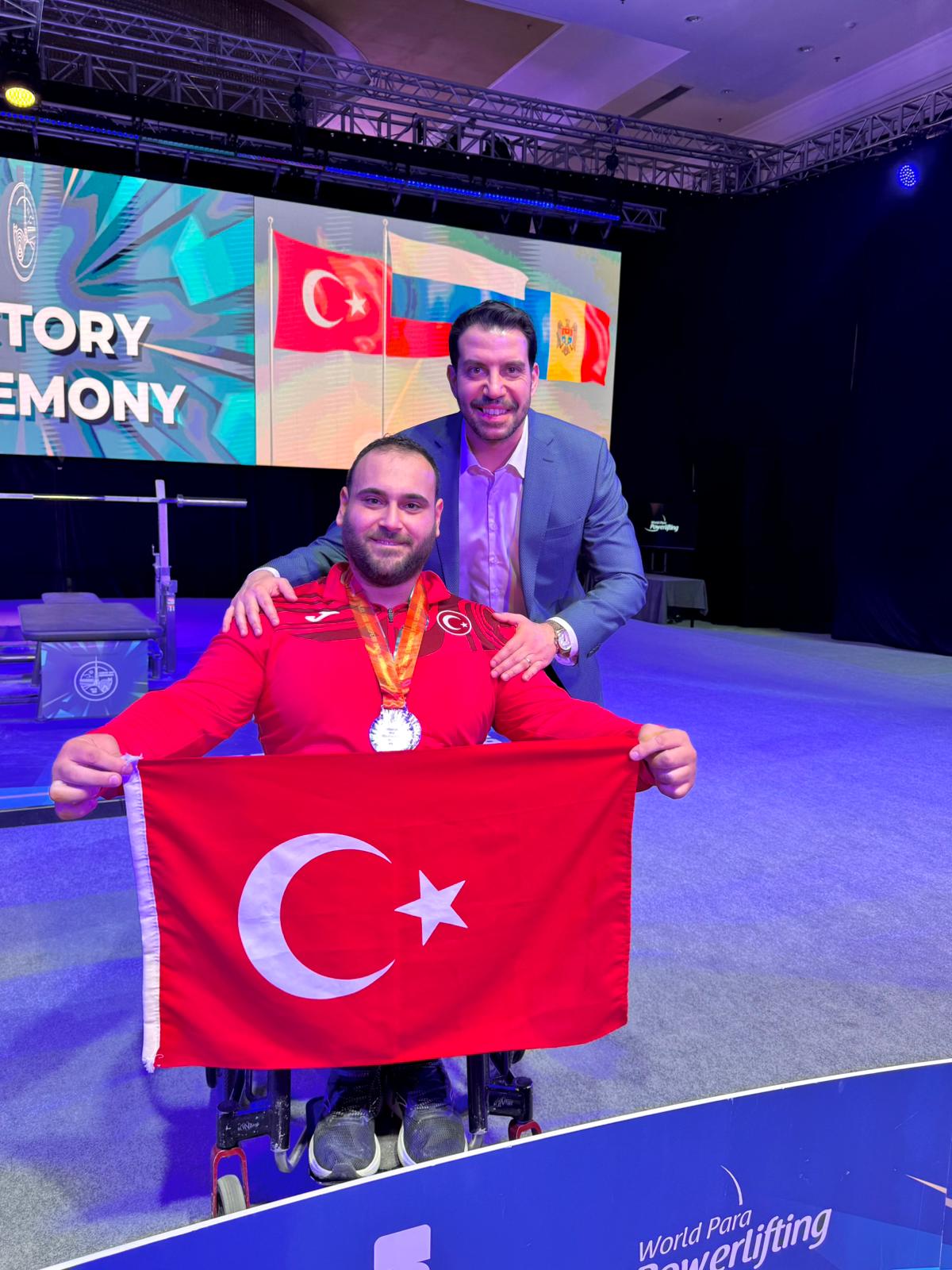 TÜRK HALTERİ’NDE BÜYÜK BAŞARI