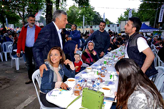 Geleneksel İftarlar İstinye’de Başladı