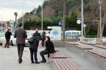 Bıçakla İntihar Girişiminde Bulunan Genç Kız Son Anda Kurtarıldı