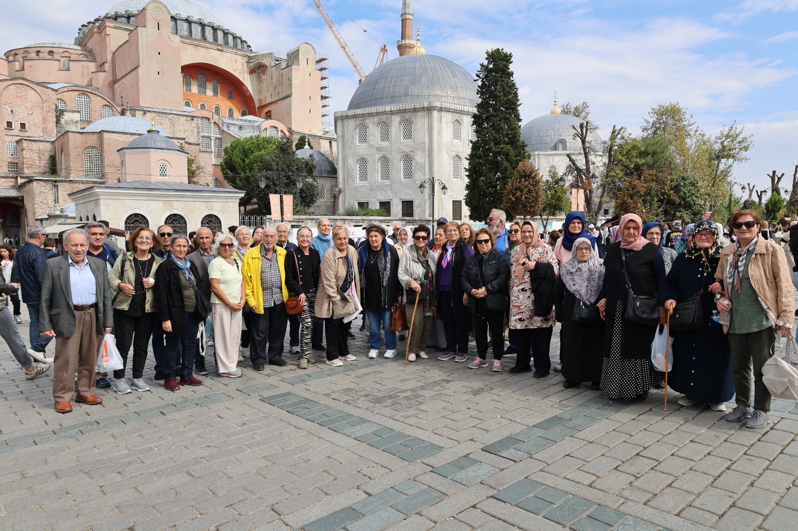 SARIYER BELEDİYESİ’NDEN </br>65 YAŞ ÜSTÜ VATANDAŞLARA </br>TARİHİ YARIMADA GEZİSİ