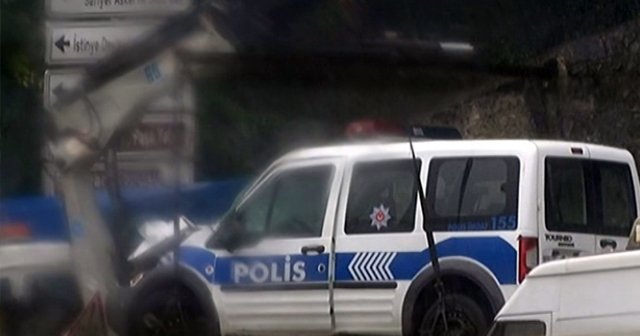 İstinye'de Polis Aracı Kamyona Çarptı </br>2 Yaralı