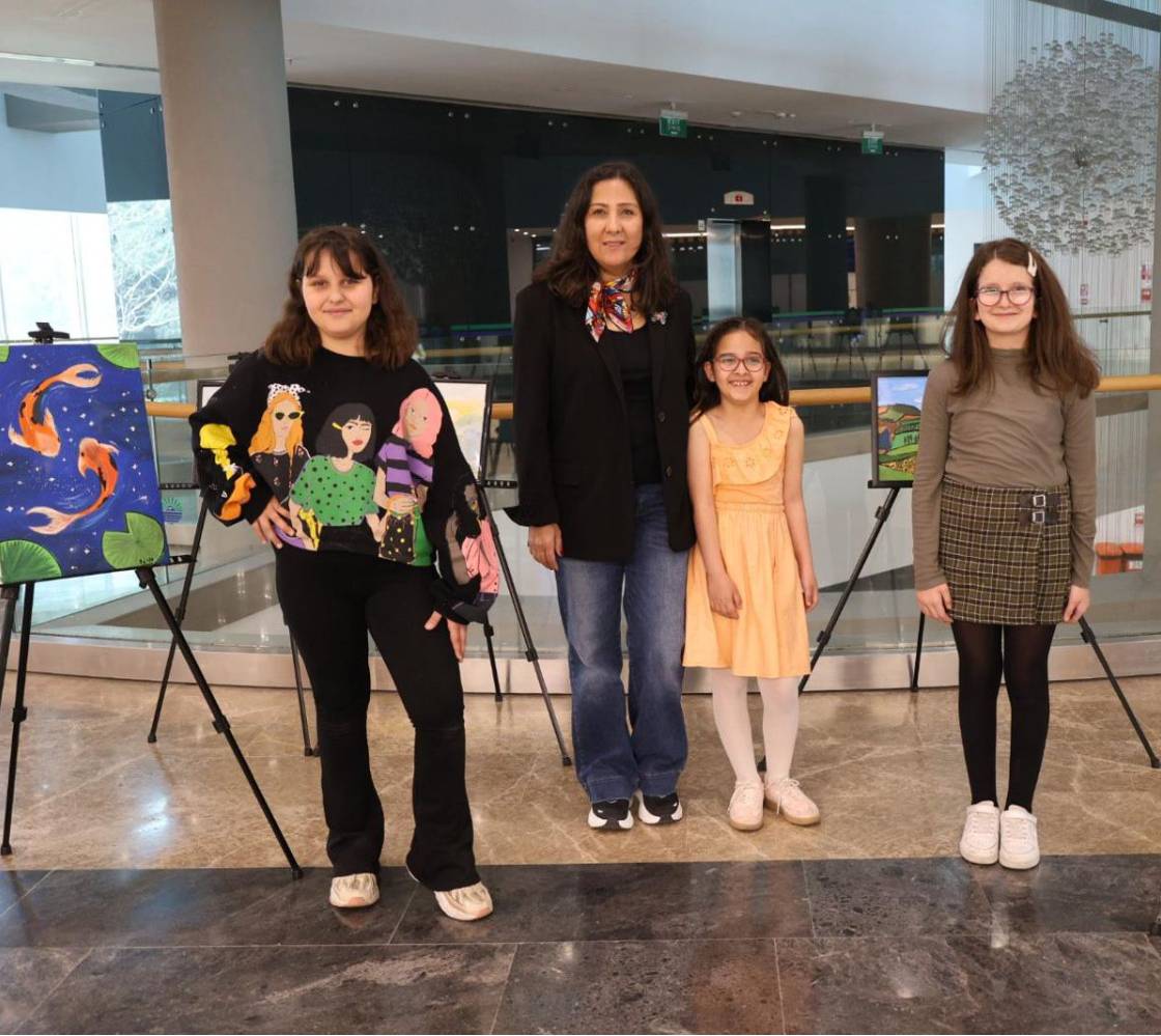 SARIYER BELEDİYESİ </br>MİNİK RESSAMLARIN ESERLERİNE </br>EV SAHİPLİĞİ YAPIYOR