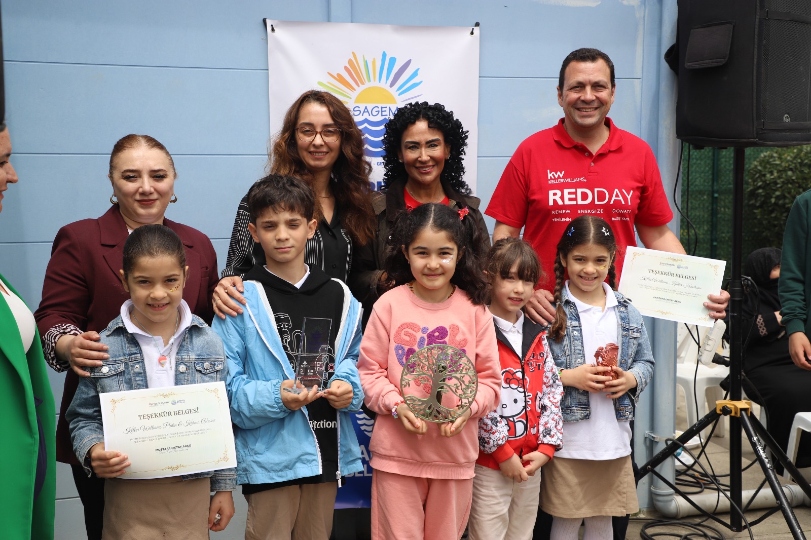 RED DAY DAYANIŞMASI </br>SARIYER’DE ÇOCUKLARLA BULUŞTU
