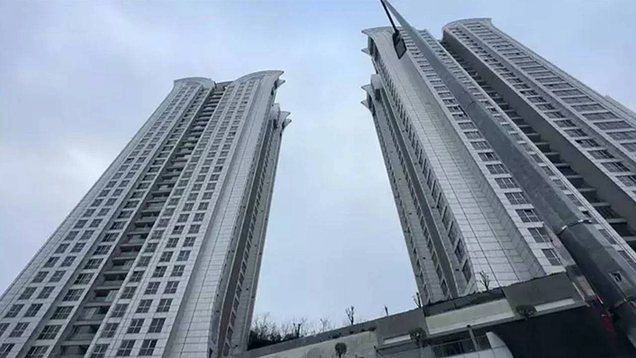 AYAZAĞA’DA KORKUNÇ ÖLÜM!!! </br>12 YAŞINDAKİ ÇOCUK  </br>30. KATTAN DÜŞTÜ!!!