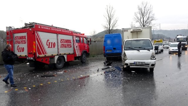 Sarıyer'de zincirleme trafik kazası: 3 yaralı