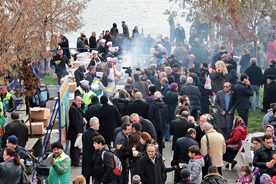 SARIYER'DE BALIK EKMEK ŞENLİĞİ