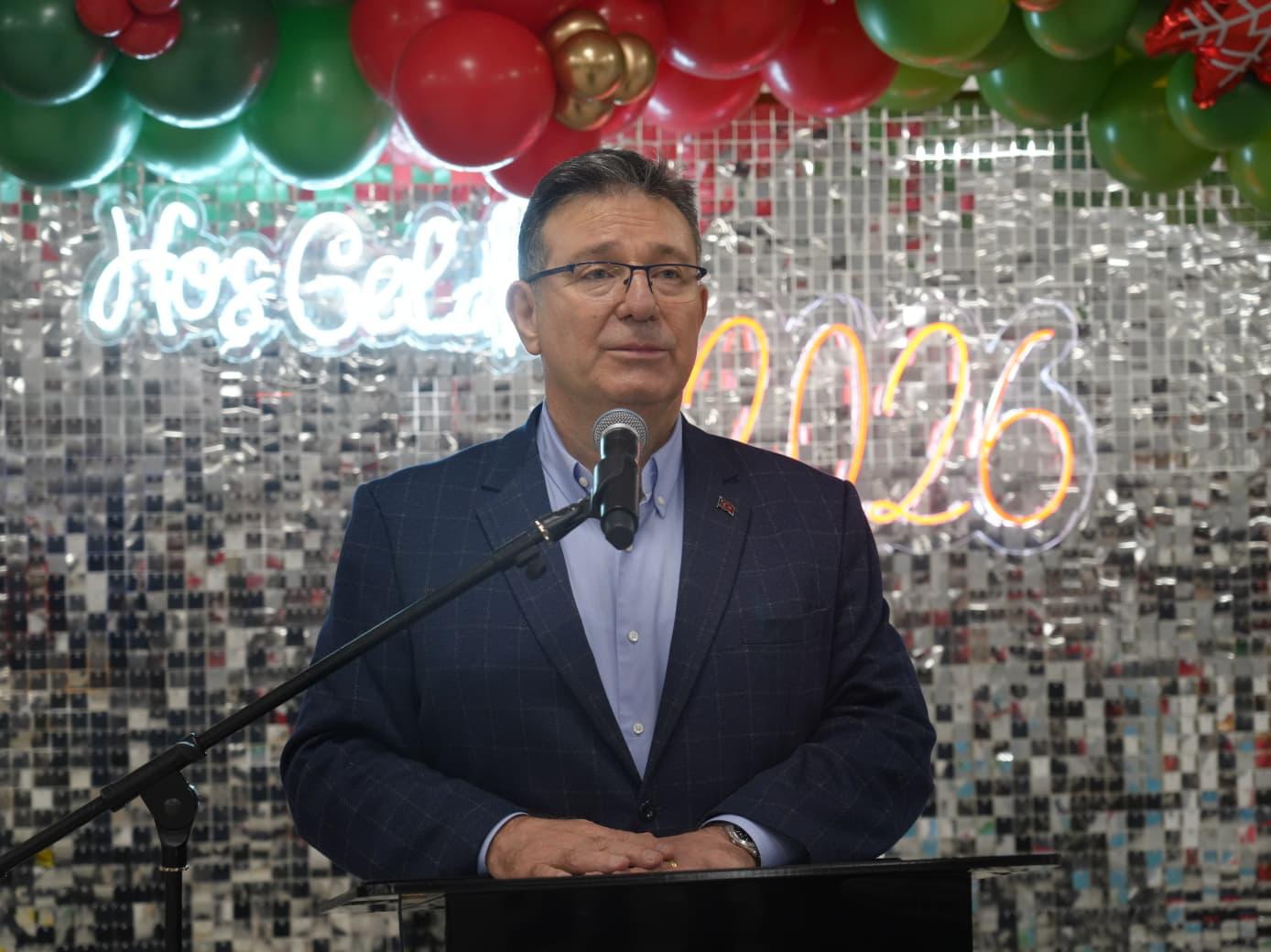 BAŞKAN AKSU </br>BELEDİYE PERSONELİNİN </br>YENİ YILINI KUTLADI